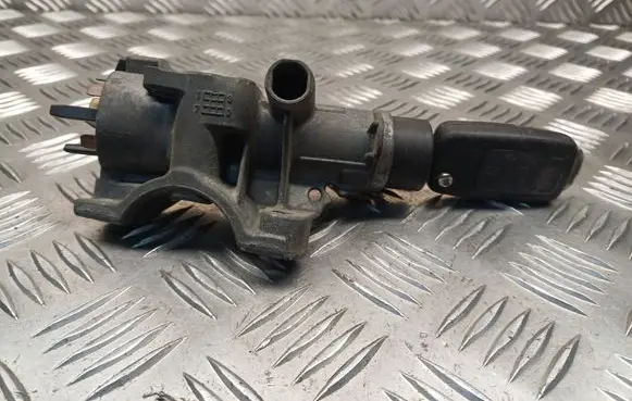 Volkswagen PASSAT B5.5 Ignition lock 4B0905851B 4B0905849