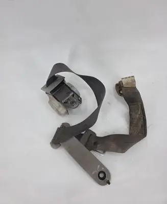 Mitsubishi Pajero Rear seatbelt 0429078