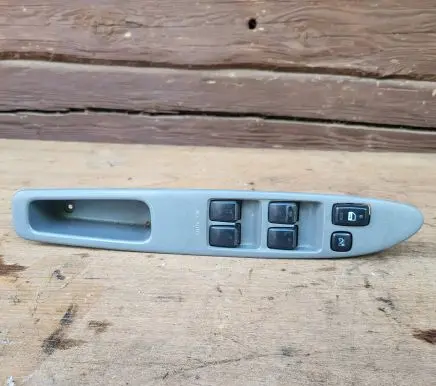 Toyota Avensis Verso Electric window control switch 84040 514775