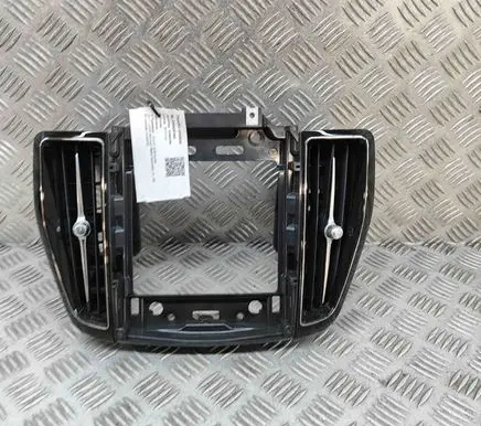 Volvo XC60 Dashboard air vent grill cover trim 31477274