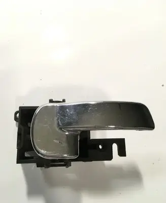 Nissan Navara D40 Front door interior handle 8318D