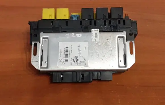 Mercedes-Benz S W220 Fuse box set A0295450432 7497