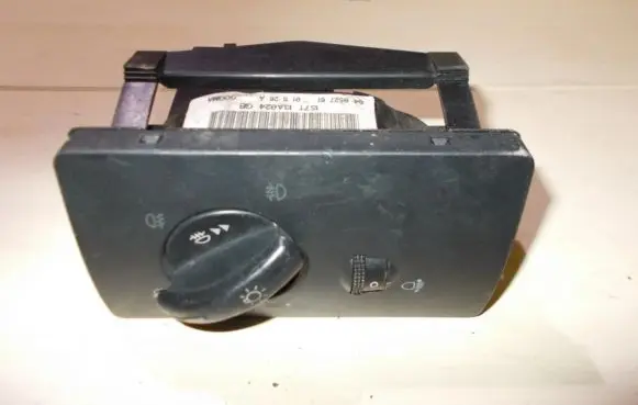 Ford Mondeo Mk III Light switch 1s7t13a024gb