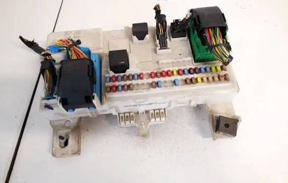 Volvo S40 Fuse box set 8690722 519096309