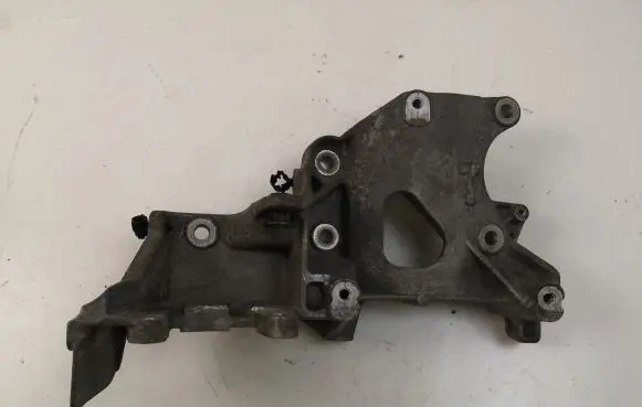 Opel Combo D A/C compressor mount bracket 55253863