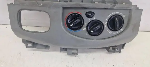 Renault Trafic II (X83) Climate control unit 8200004603