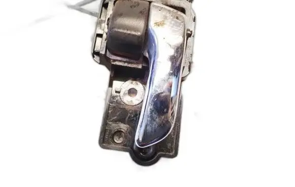 Toyota Avensis T220 Rear door interior handle