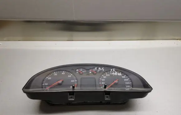 Volkswagen PASSAT B5 Speedometer (instrument cluster) 3B0919881G