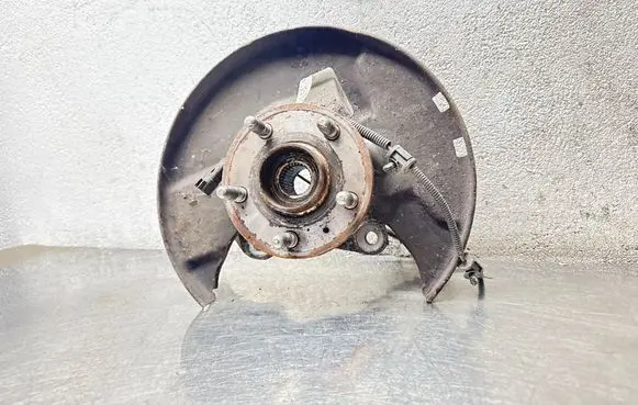 Opel Insignia A Front wheel hub spindle knuckle