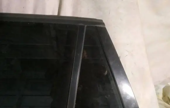 Volkswagen Golf VI Rear vent window glass 