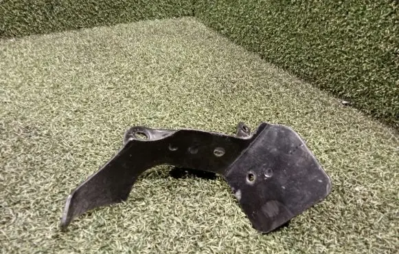 Land Rover Defender Other front suspension part L8B22D300AB L8B22D300 XC6L0