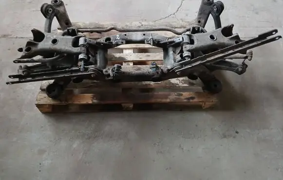 Volvo XC90 Rear axle beam 