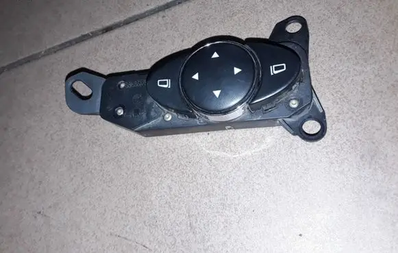 Mercedes-Benz E W211 Wing mirror switch 2118208310 03211010