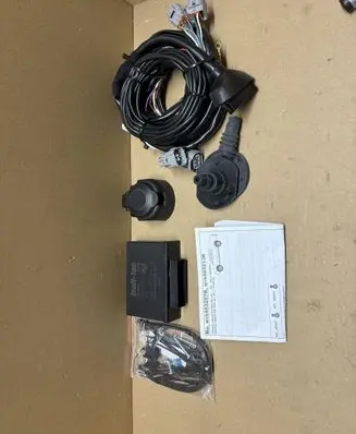 Toyota Hilux (AN10, AN20, AN30) Tow bar electric socket WYR403207R WYR403213R