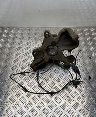 Mercedes-Benz Sprinter W906 Front wheel hub A906332
