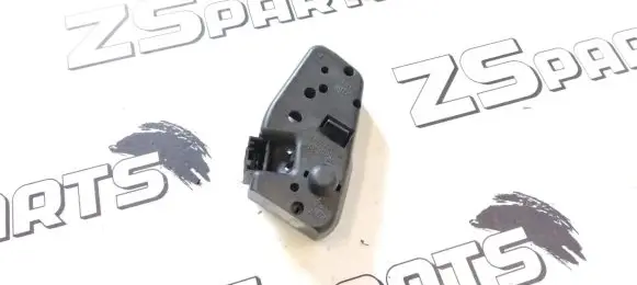 BMW 3 E46 Tail light bulb cover holder 388570R