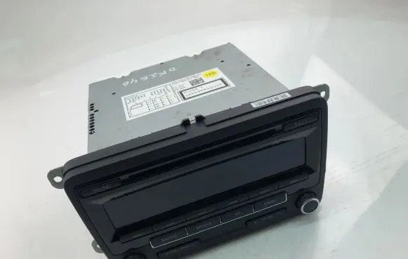 Volkswagen Golf Plus Radio/CD/DVD/GPS head unit 5M0035186C
