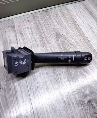 Volvo V70 Wiper control stalk 30768101
