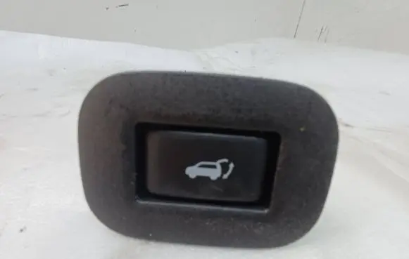 Nissan X-Trail T32 Tailgate/trunk/boot open switch 