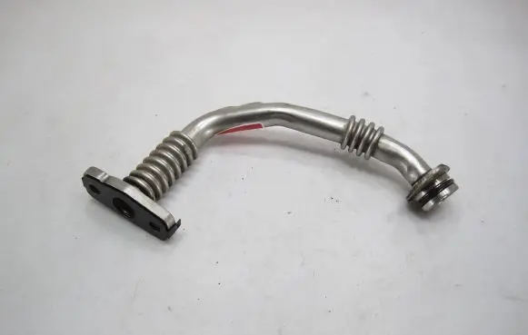 Volkswagen PASSAT B8 Engine coolant pipe/hose 04L145736H