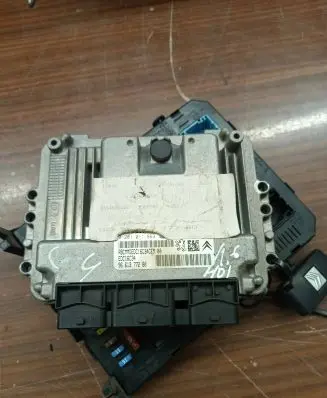Citroen C4 I Engine ECU kit and lock set 0281011863 9661940480