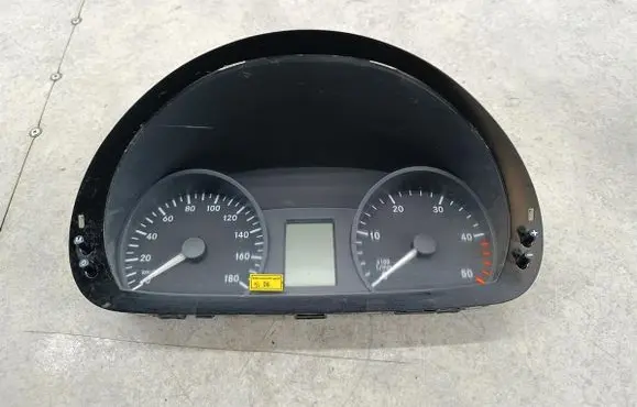 Mercedes-Benz Sprinter W906 Speedometer (instrument cluster) 