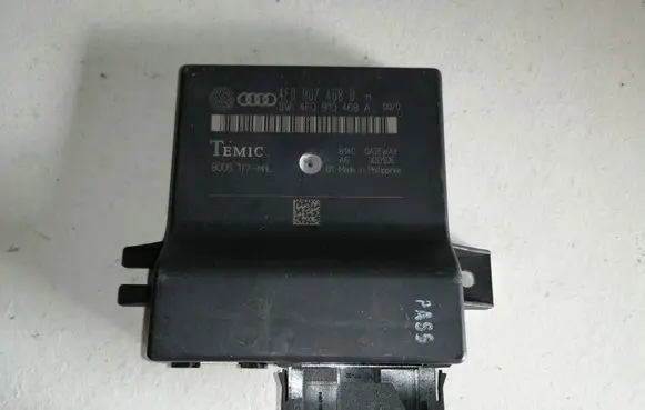 Audi A6 S6 C6 4F Gateway control module 4F0907468D