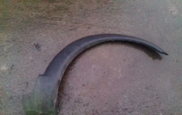 Volvo XC70 Fender trim (molding) 09190878 30678044 8620130