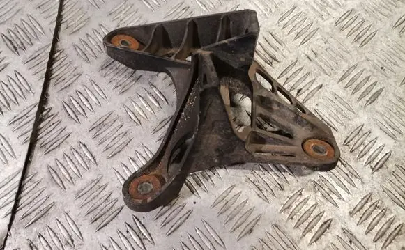 Volkswagen PASSAT B6 Gear shift cable bracket 1k0711789