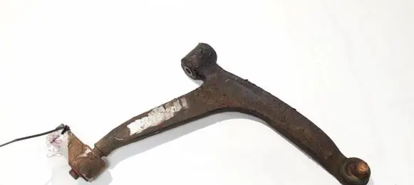 Citroen Xsara Picasso Front lower control arm/wishbone