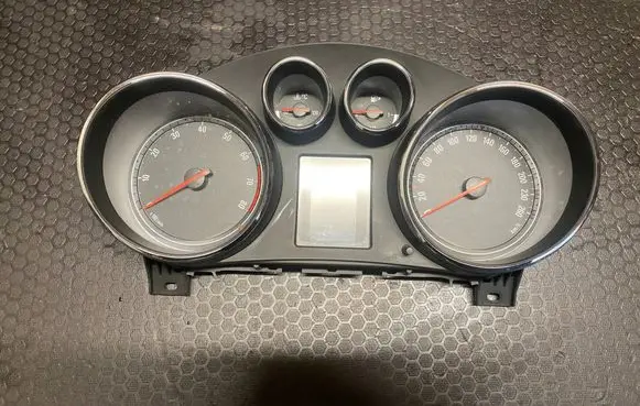 Opel Insignia A Speedometer (instrument cluster) 365903926 20984545