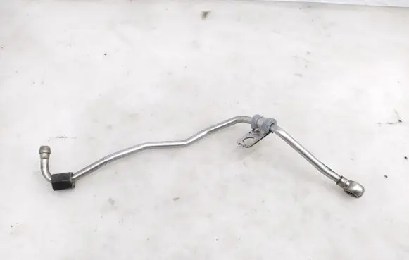 Skoda Karoq Turbo turbocharger oiling pipe/hose 04L145771J