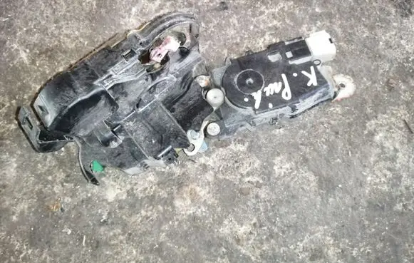 Subaru Outback Front door lock