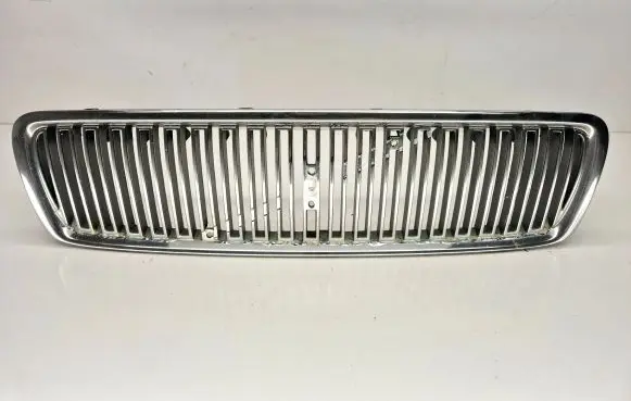 Volvo V70 Front bumper upper radiator grill 9190385