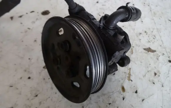 Volkswagen Caddy Power steering pump