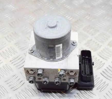 Volkswagen PASSAT B7 ABS Pump 17618980B 3AA614109AP