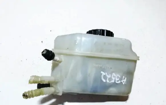 Brake fluid reservoir