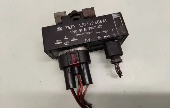Glow plug pre-heat relay