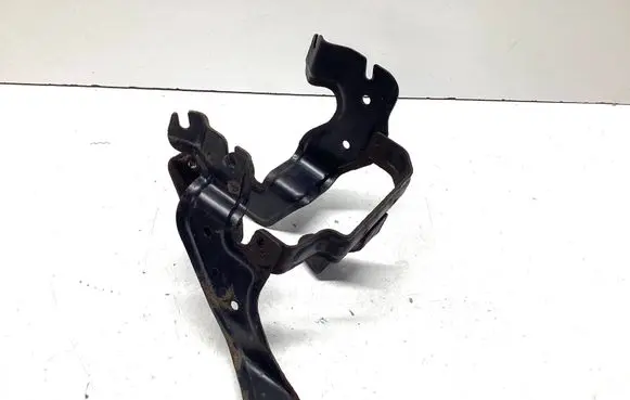 Volvo S60 Power steering pump mounting bracket 31317375 A0025478