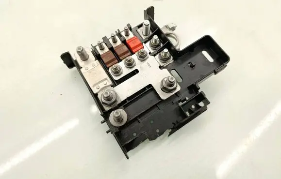 Alfa Romeo Giulia Battery relay fuse 