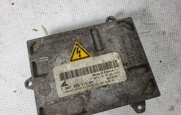 Audi A3 S3 8P Headlight ballast module Xenon 1307329115 10EEG050017