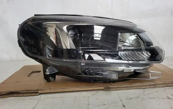 Opel Zafira C Headlight/headlamp OPEL 9832836480