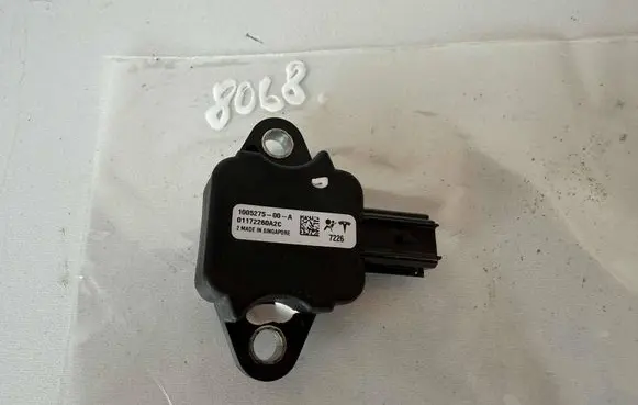 Tesla Model S Airbag deployment crash/impact sensor 100527500A