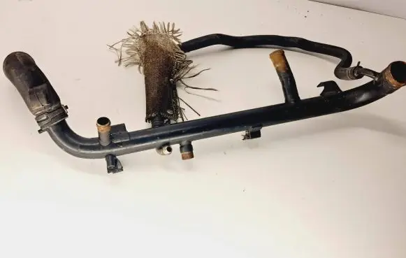 Audi A4 S4 B7 8E 8H Engine coolant pipe/hose 06B121070H