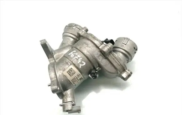 Mercedes-Benz GLE AMG (W166 - C292) Thermostat/thermostat housing A6562000015