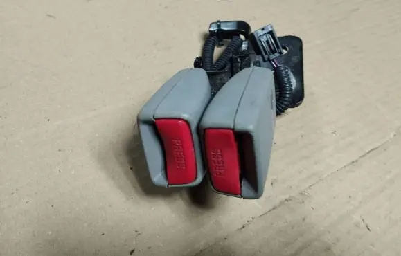 Honda Civic IX Middle seatbelt buckle (rear) 701333