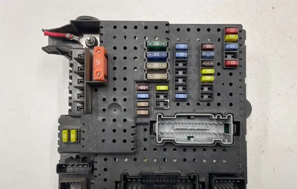 Volvo XC90 Fuse module 8676391 12217799 04W465