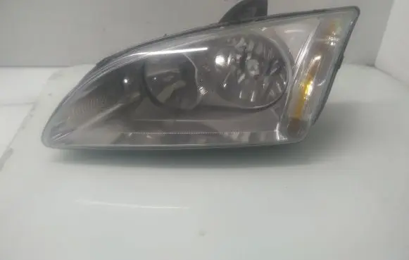 Ford Focus Headlight/headlamp M5113N060