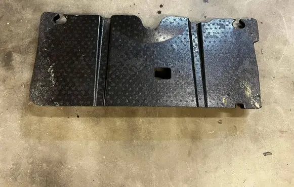 Mercedes-Benz GLS X166 Other trunk/boot trim element A1668991400