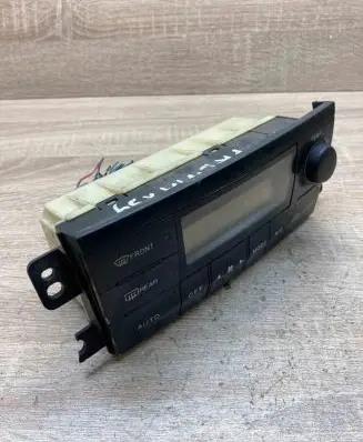 Mazda Premacy Climate control unit PK17CB82D